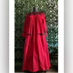 Artesanal Red Dress with Embroidery